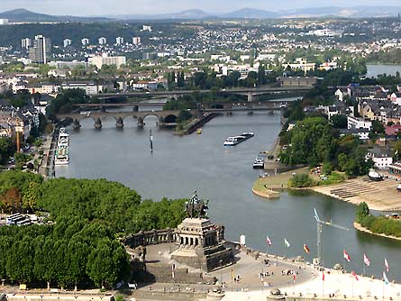  Ausflug nach Koblenz (Bild: Blick von der Festung Ehrenbreitstein aufs Deutsche Eck)