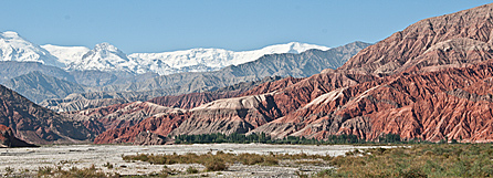 Berichte (Bild: Die flammenden Berge von Turfan)